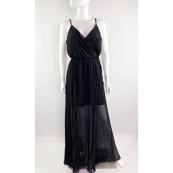 Ali & Jay Black Roses Are Red Pleated Maxi Dress - Picture 7 of 7